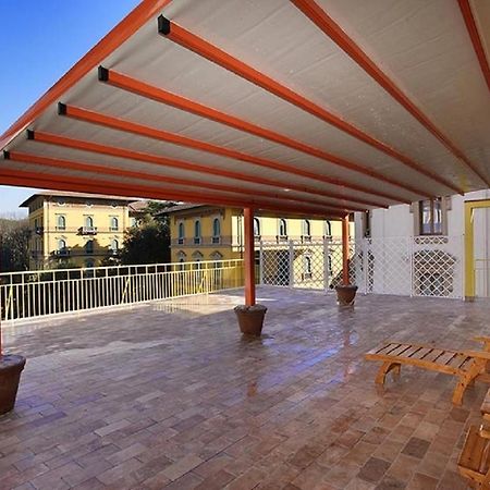 Apartamento Attico Incerpi, Terrazza Sui Tetti Di Montecatini Terme Exterior foto